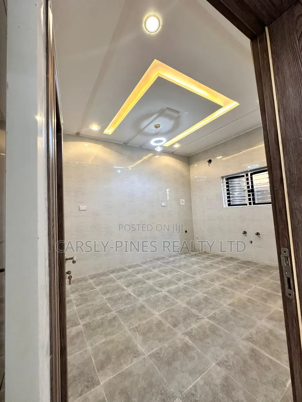 4bdrm Townhouse/Terrace in Kiami for sale