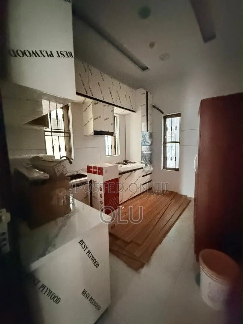 Furnished 4bdrm Duplex in Surulere Lagos State, Coker for sale