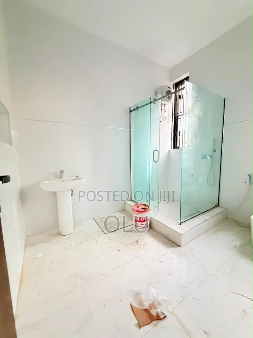 Furnished 4bdrm Duplex in Surulere Lagos State, Coker for sale