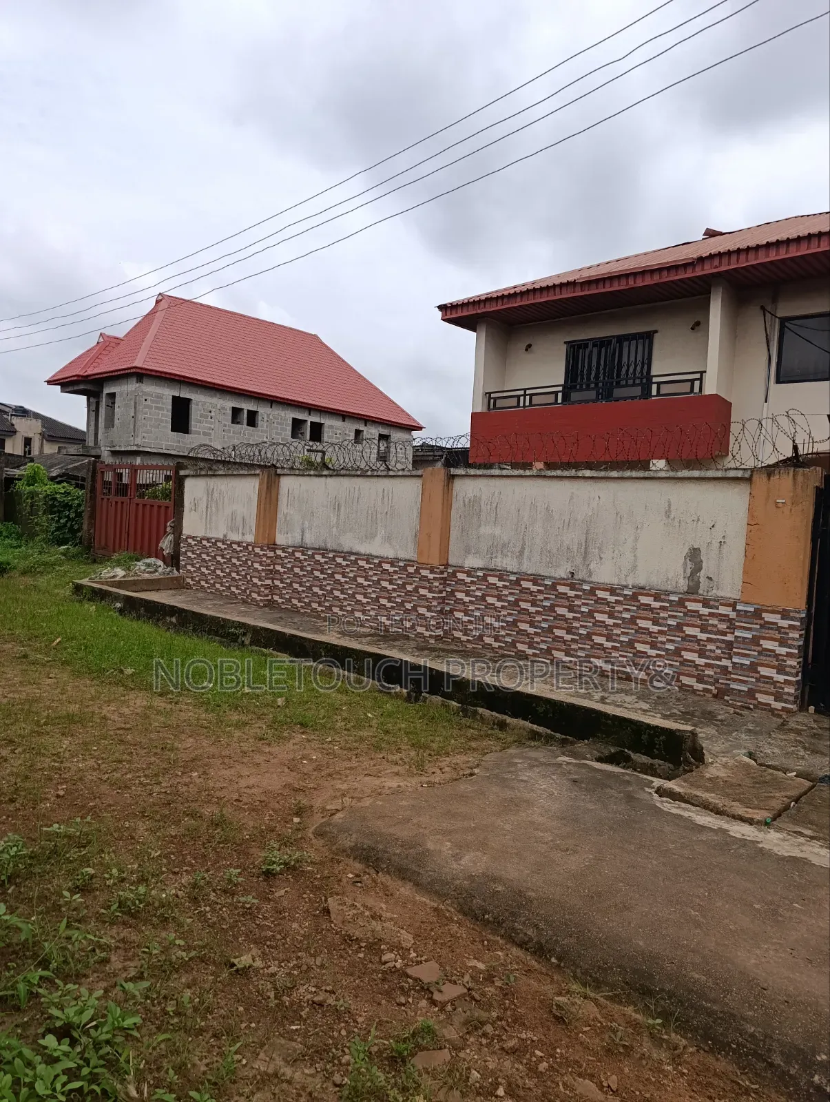 5bdrm Duplex in Grace Land Estate for sale