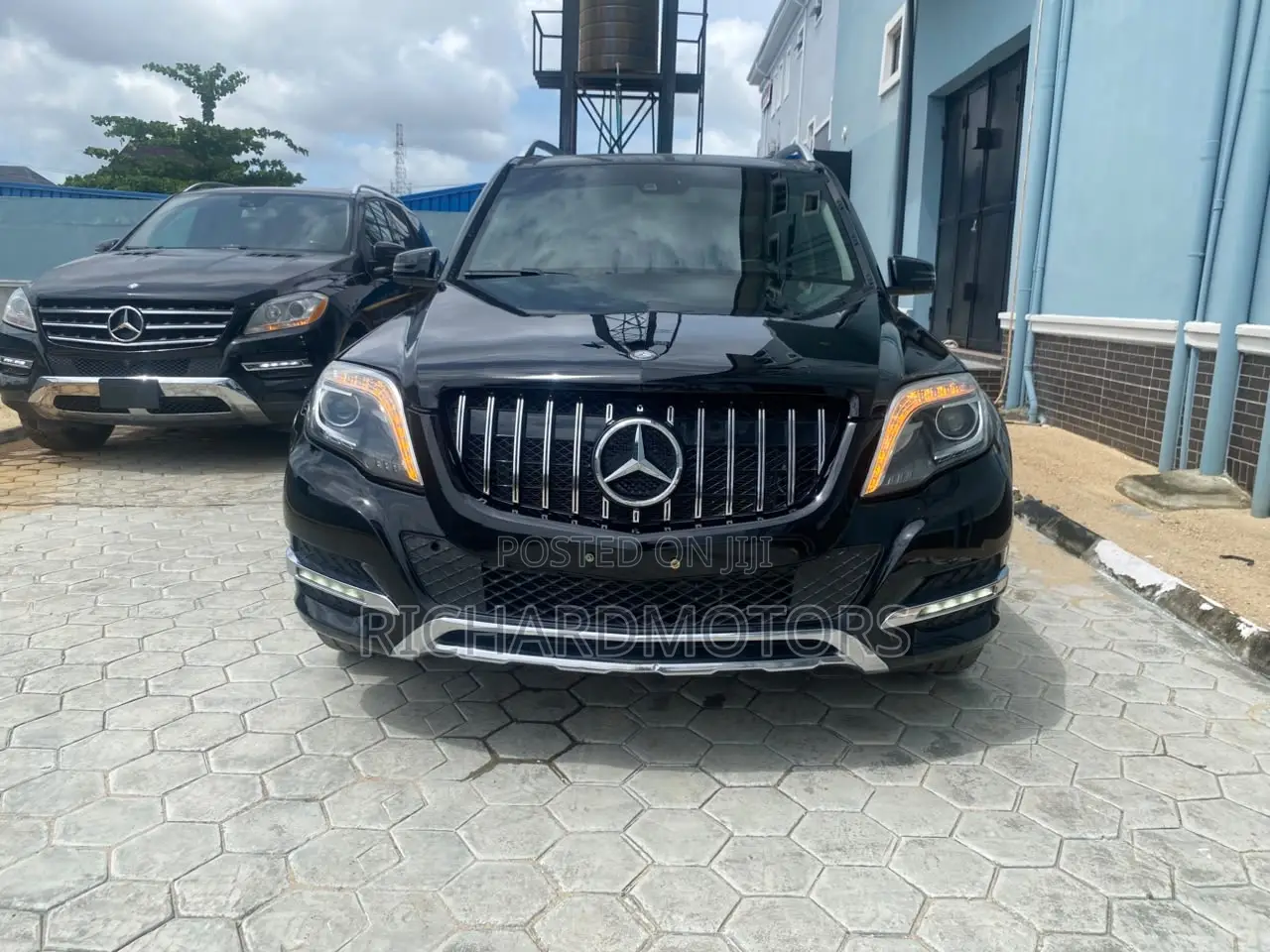 Mercedes-Benz GLK-Class Base GLK 350 4dr AWD 4MATIC (3.5L 6cyl 7A) 2015