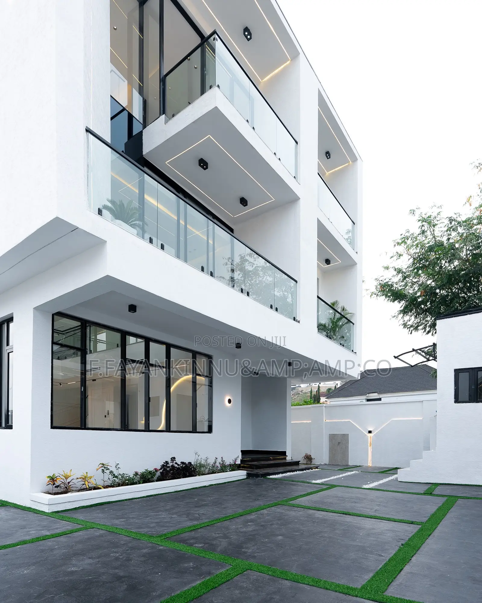 5bdrm Duplex in Apo Resettlement for sale