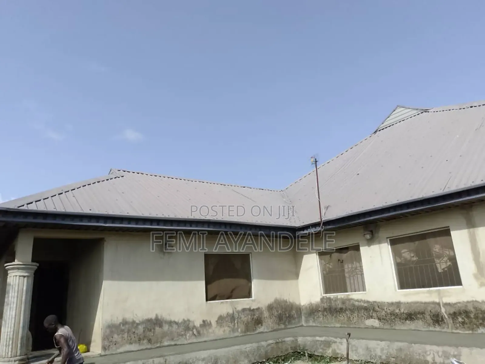 Furnished 4bdrm Bungalow in Igbogbo Estate for sale