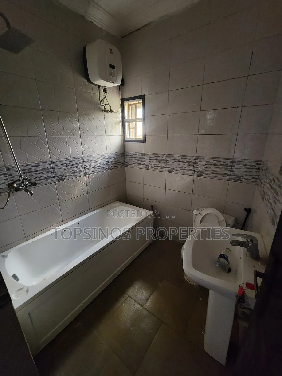 3bdrm Block of Flats in Dawaki for rent