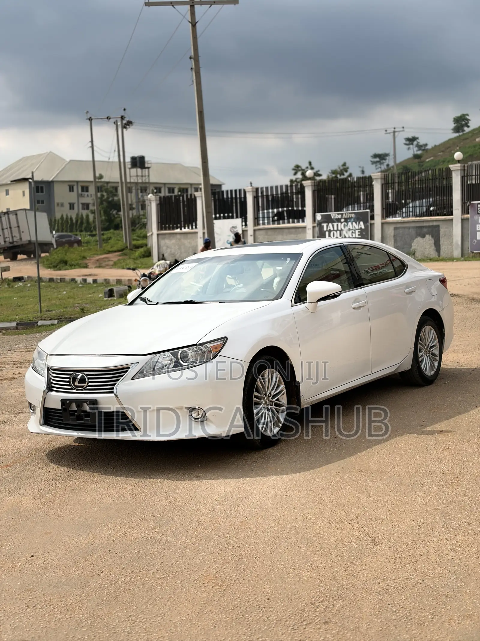 Lexus ES 350 FWD 2015 White