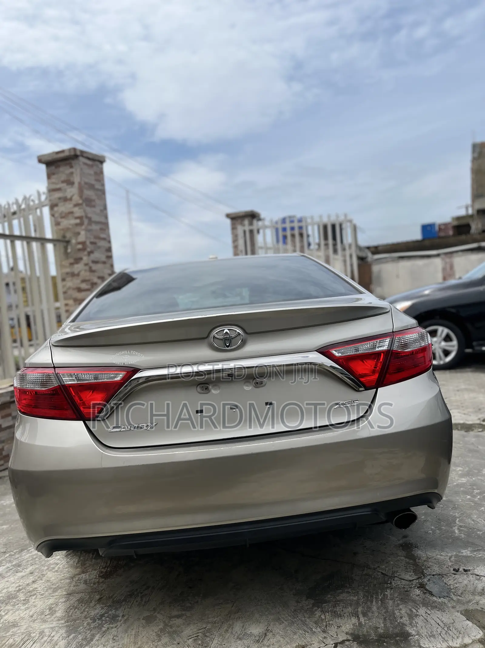 Toyota Camry XSE 4dr Sedan (2.5L 4cyl 6A) 2015 Gold