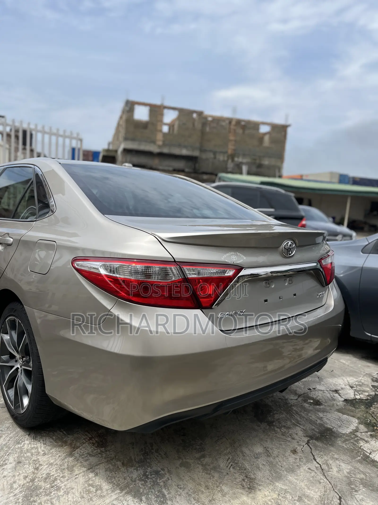 Toyota Camry XSE 4dr Sedan (2.5L 4cyl 6A) 2015 Gold