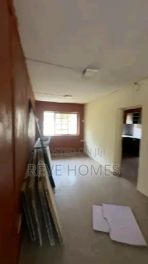 3bdrm Block of Flats in Akoka for rent
