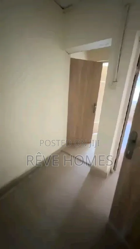 3bdrm Block of Flats in Akoka for rent