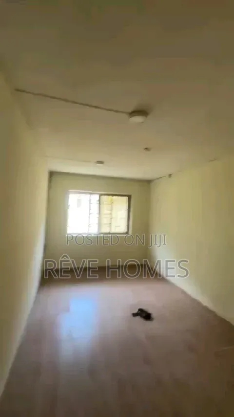 3bdrm Block of Flats in Akoka for rent