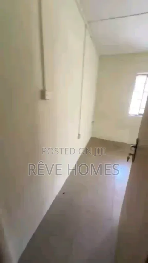 3bdrm Block of Flats in Akoka for rent