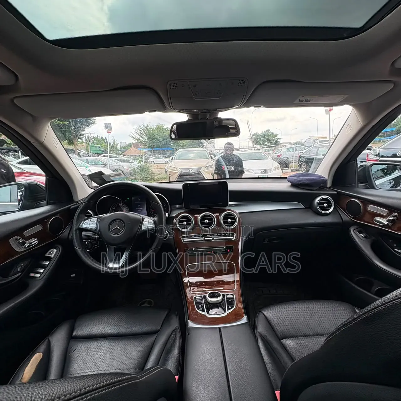 Mercedes-Benz C300 2017 Black