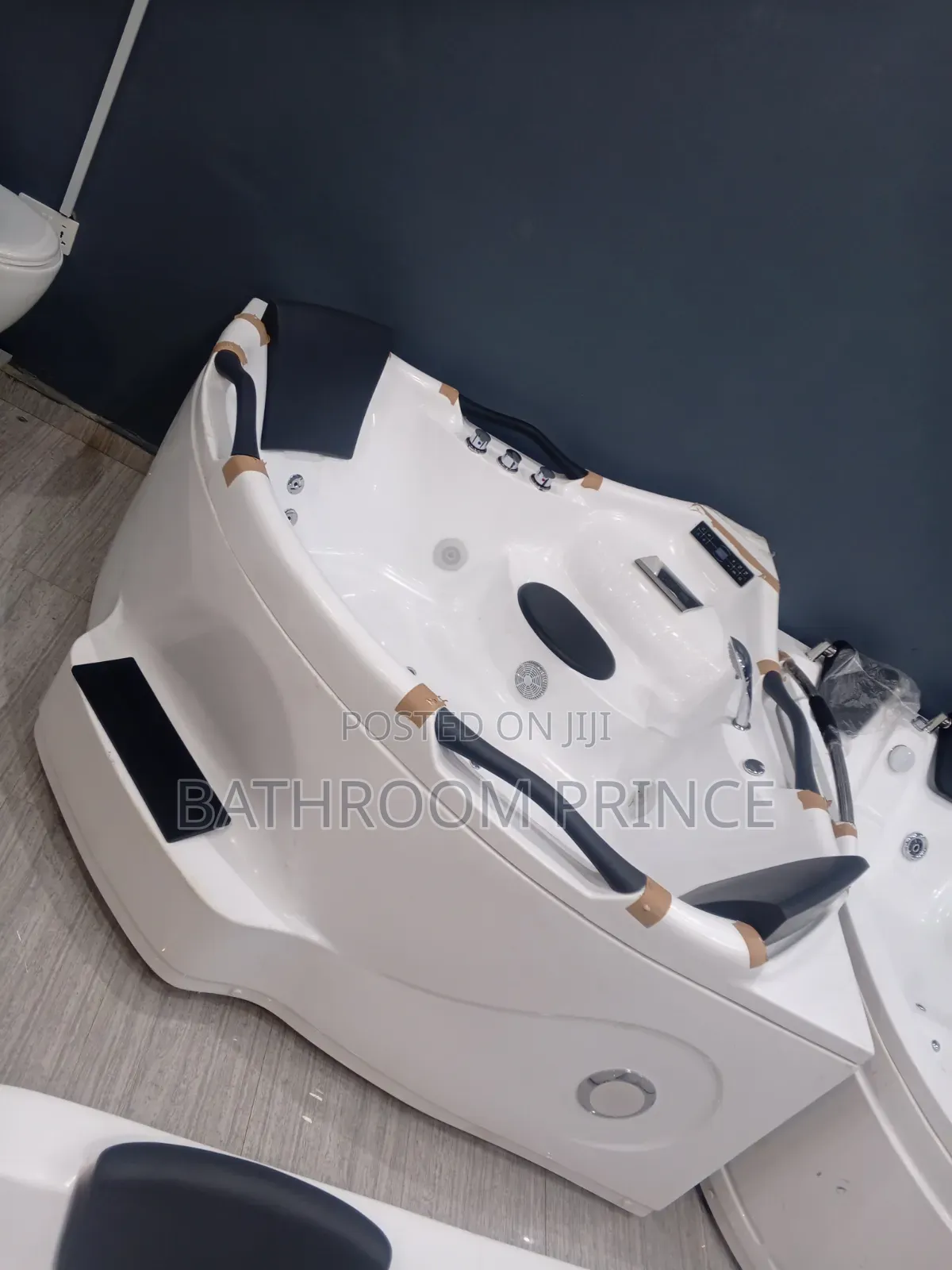 Quality White Corner Jacuzzi With Step,seat,headrest and Handle