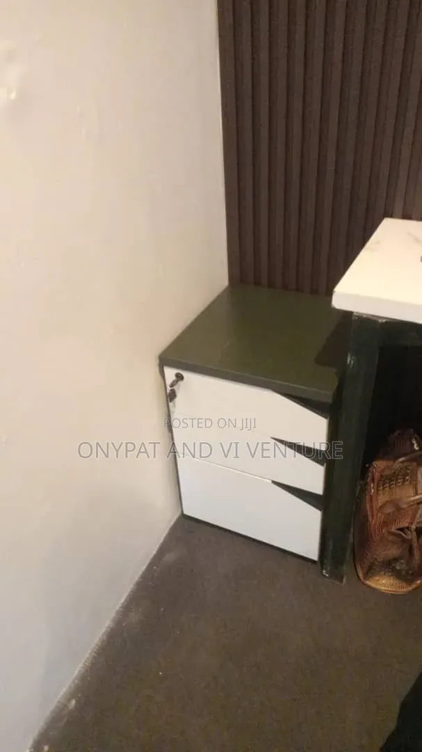 Quality Side and Mobile Fil8 Drawer