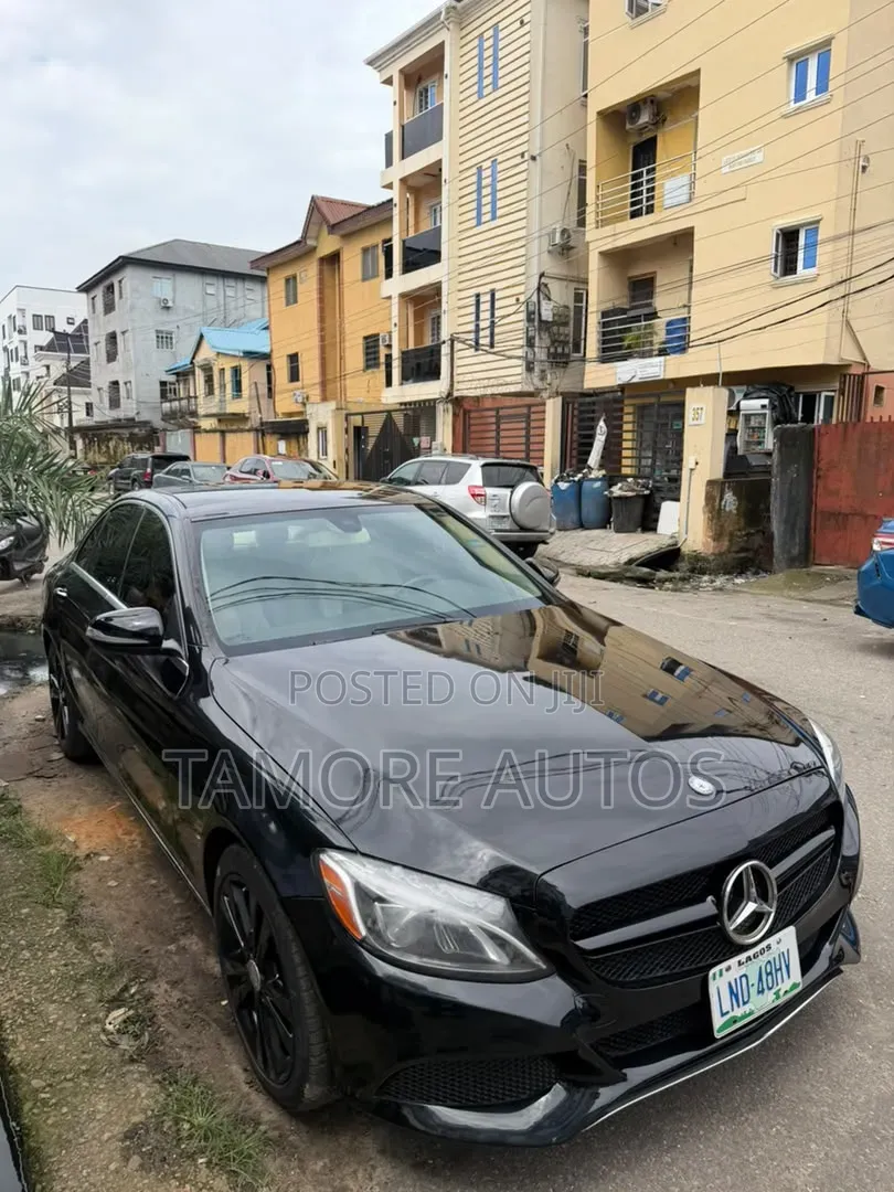 Mercedes-Benz C300 Base AWD 4Matic Sedan (2.0L 4cyl 7A) 2015 Black