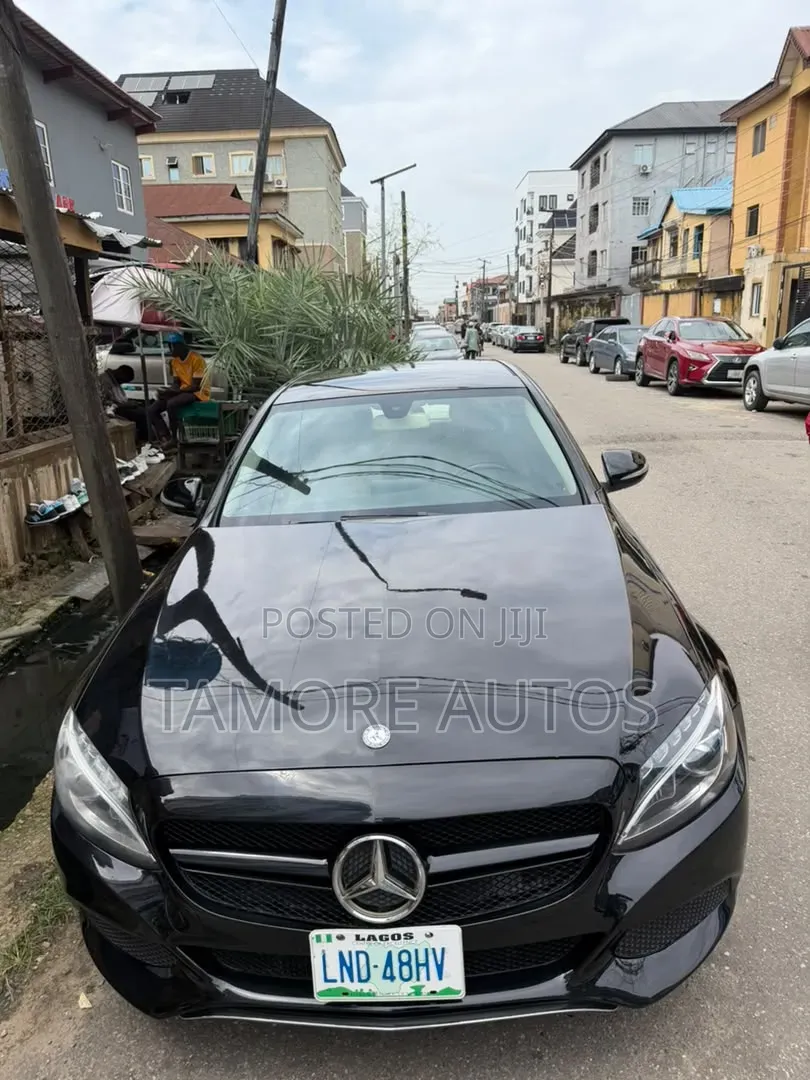 Mercedes-Benz C300 Base AWD 4Matic Sedan (2.0L 4cyl 7A) 2015 Black