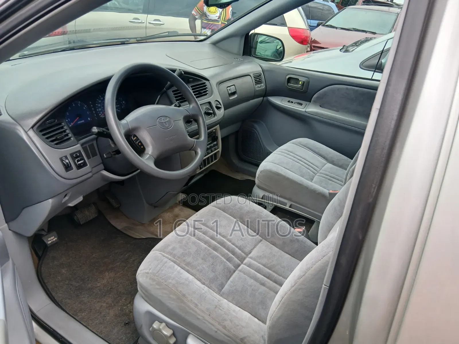 Toyota Sienna LE 2002 Silver