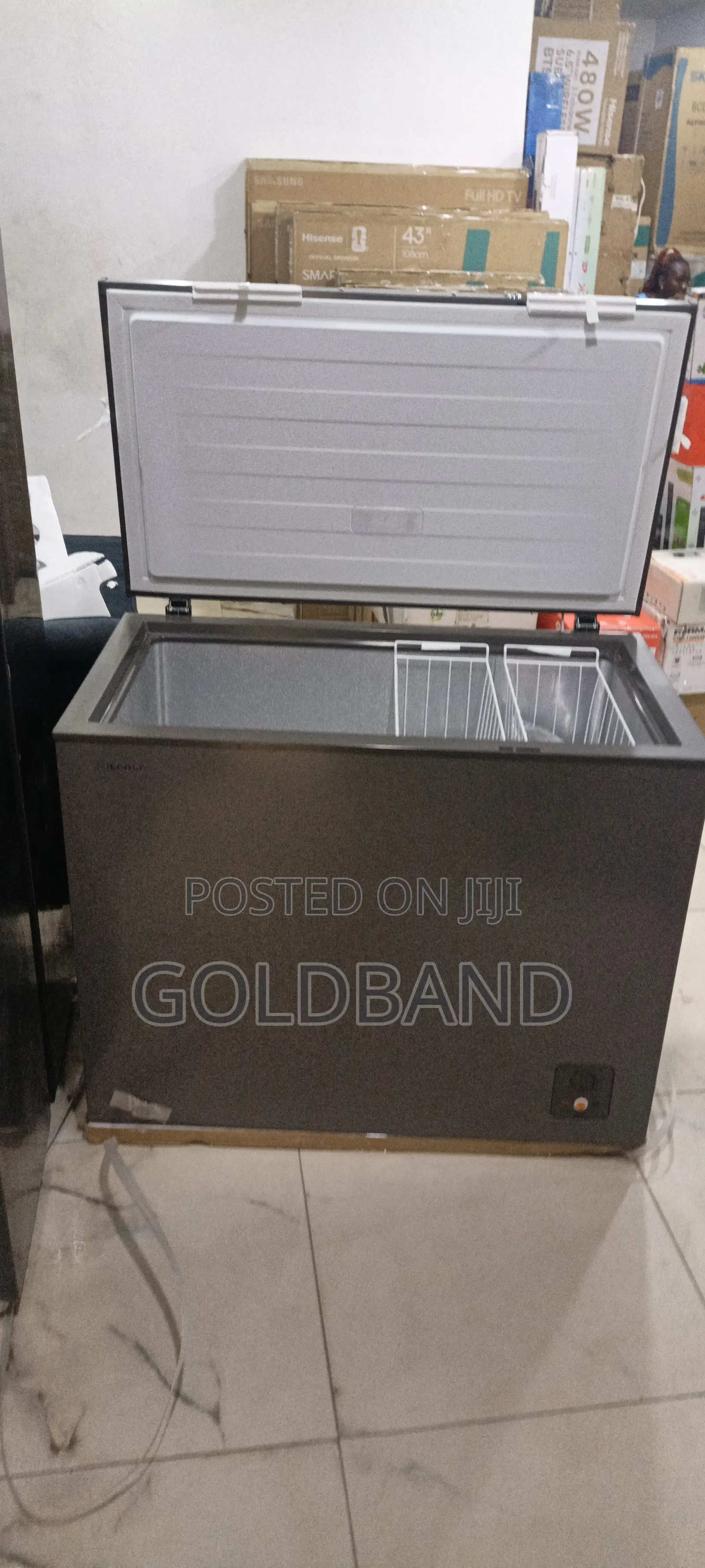 Hisense 340SH Chest Freezer White Finish