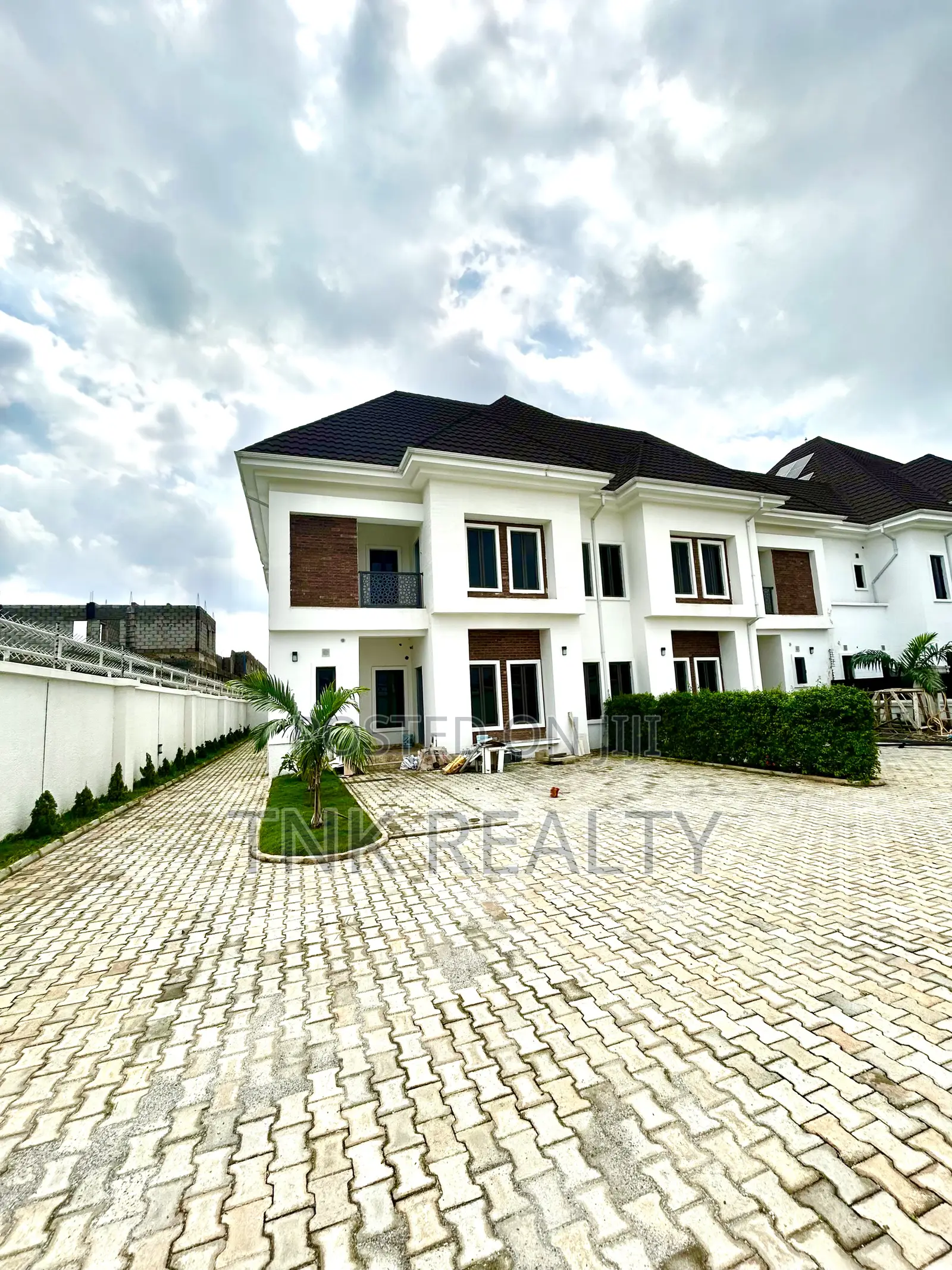 Furnished 4bdrm Duplex in Jahi for rent