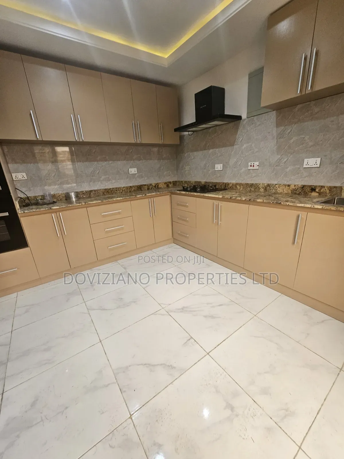 3bdrm Maisonette in Lekki Phase 1 for rent