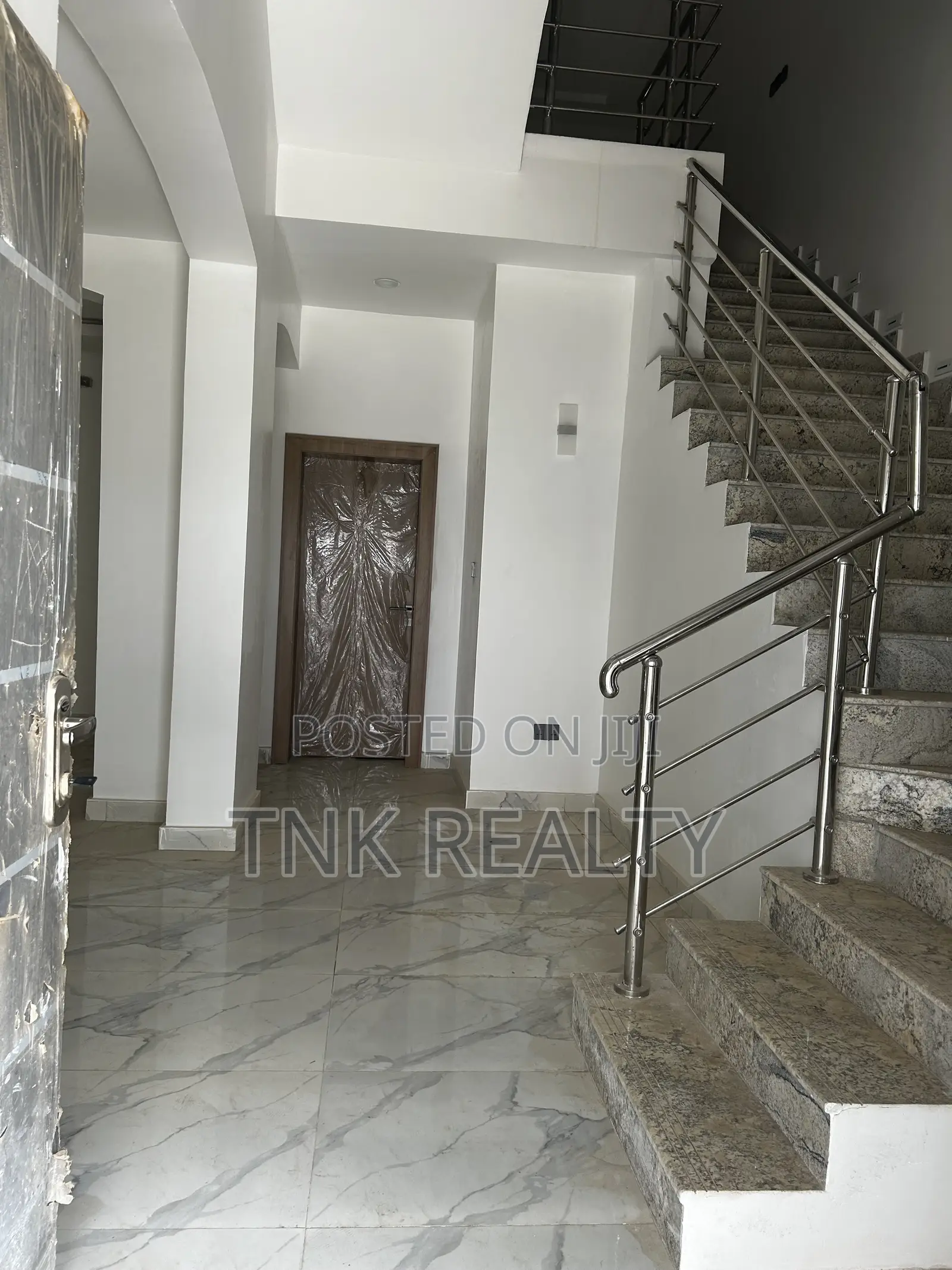 Furnished 4bdrm Townhouse/Terrace in Jahi for sale