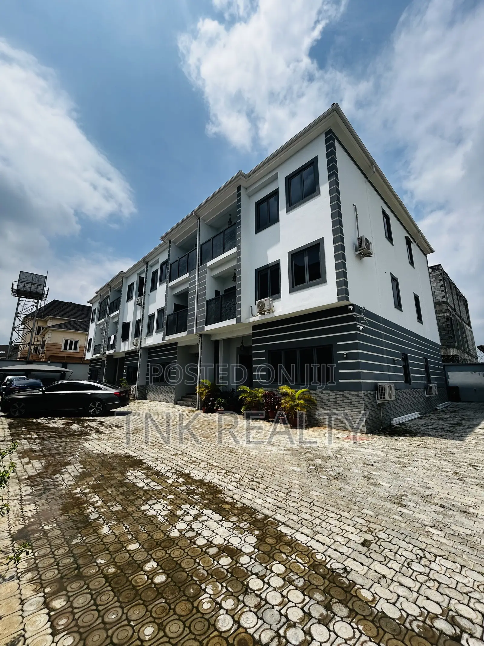 Furnished 4bdrm Townhouse/Terrace in Jahi for sale