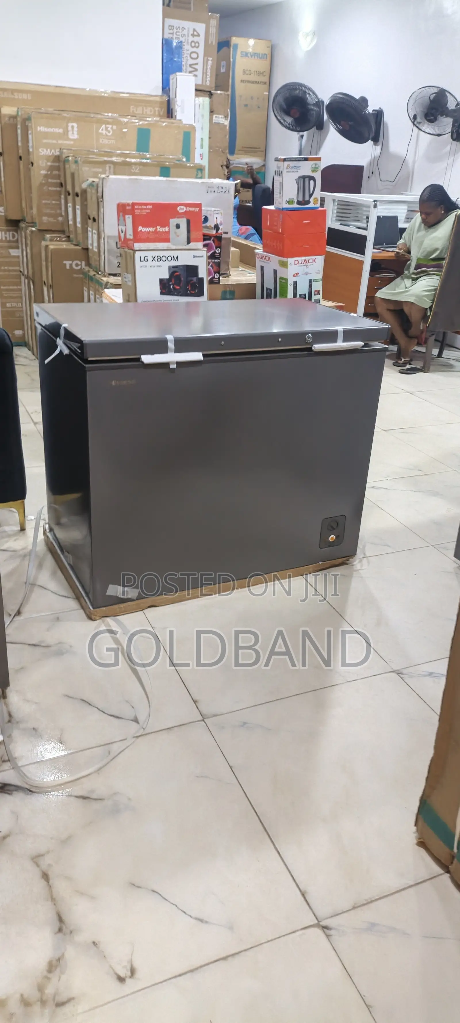 Shop Hisense 250L Chest Freezer Online