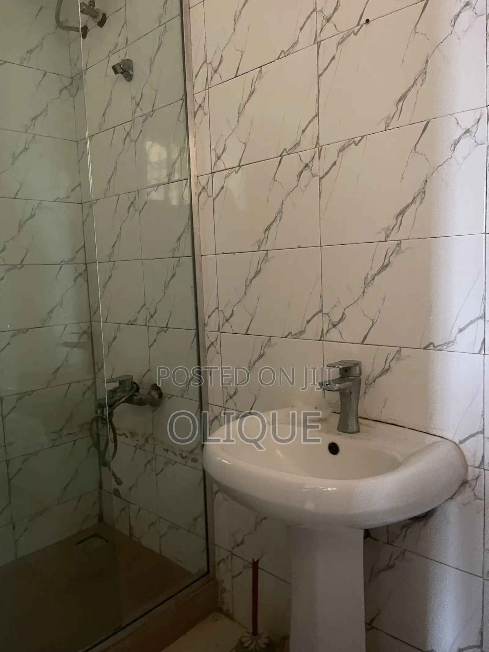 2bdrm Block of Flats in Dawaki News for rent