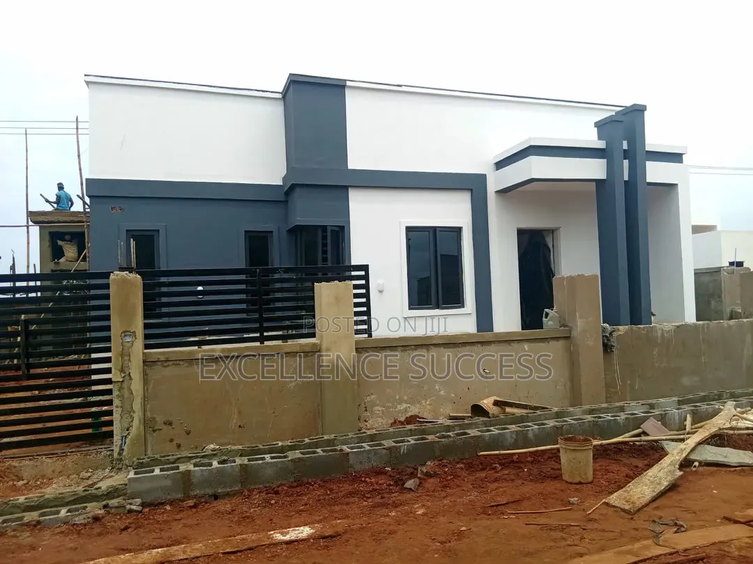 3bdrm Bungalow in Frontier, Ipaja Road for sale