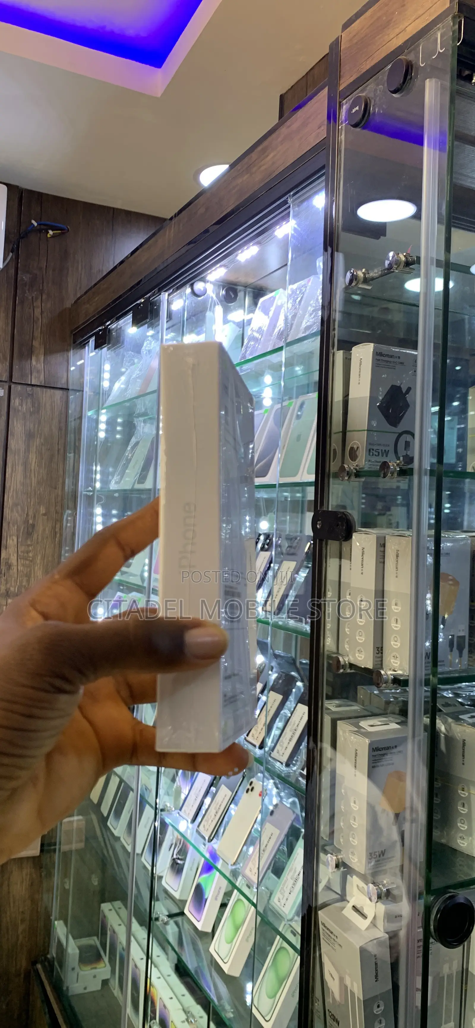 New Apple iPhone 17 256 GB White