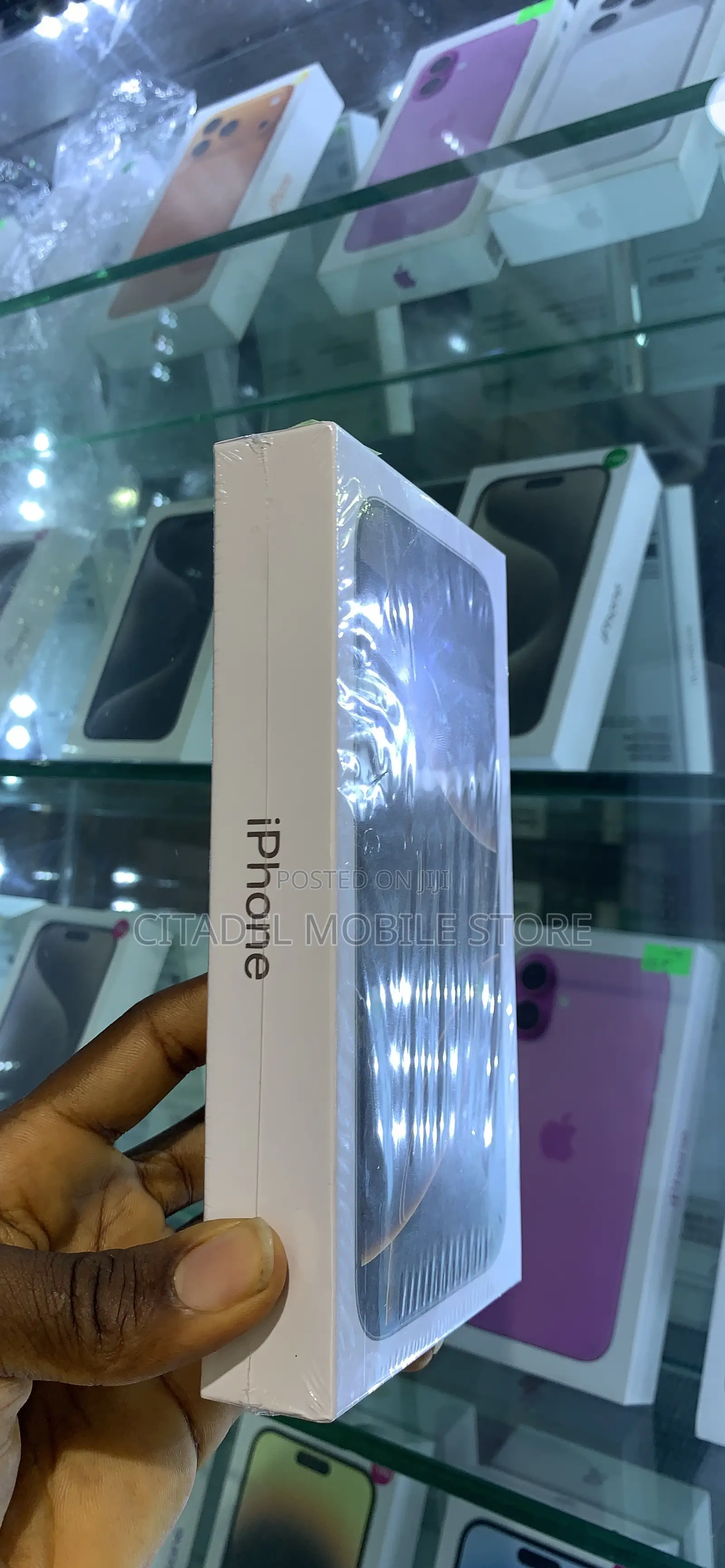 New Apple iPhone 16 Pro Max 256 GB Gold