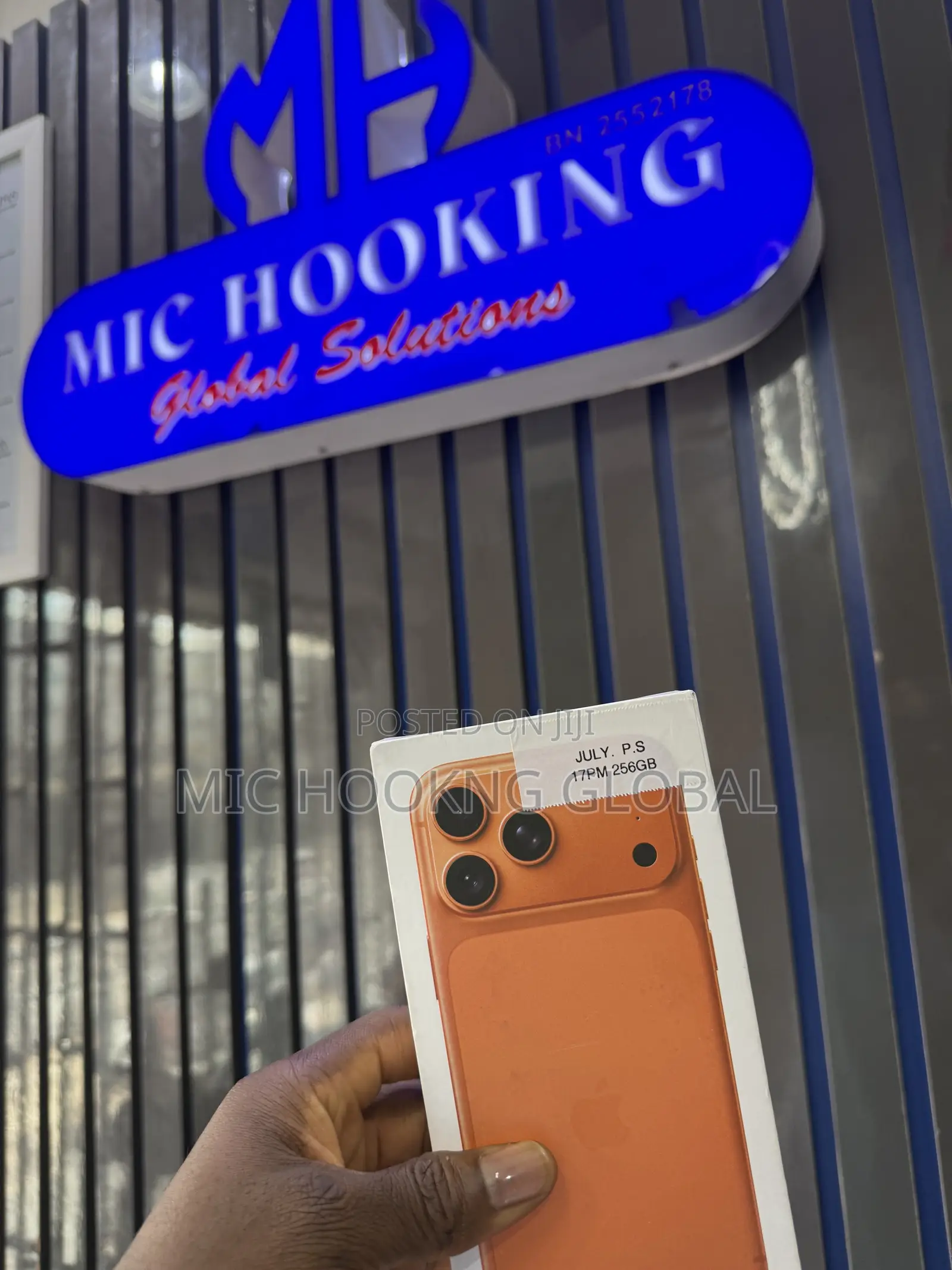 New Apple iPhone 17 Pro Max 256 GB Orange