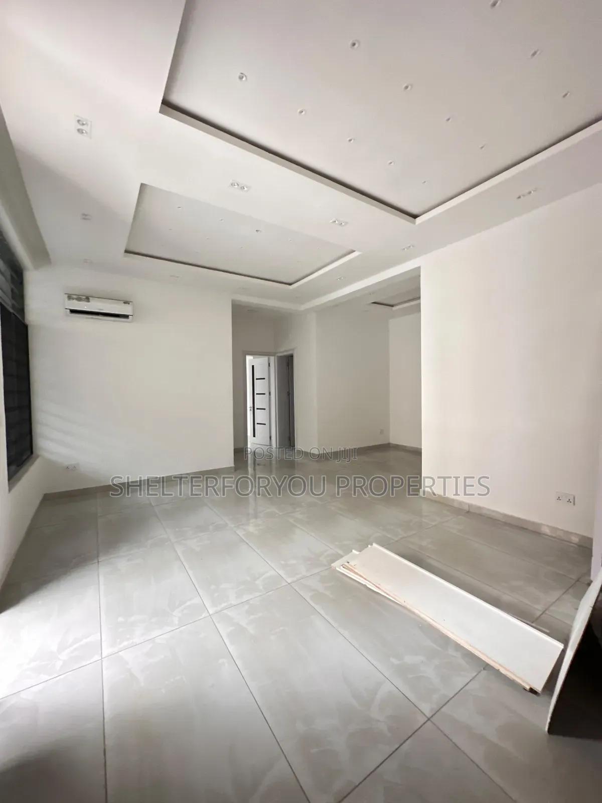 3bdrm Apartment in Lekki Phase 1 for sale