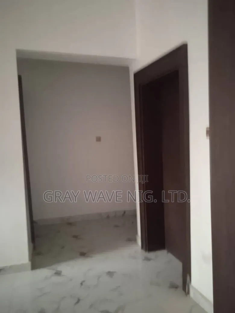 4bdrm Duplex in Sabon Lugbe for rent