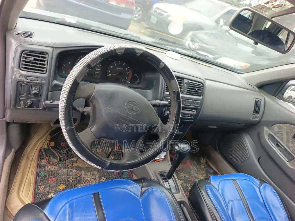 Nissan Almera Tino 2004 Blue