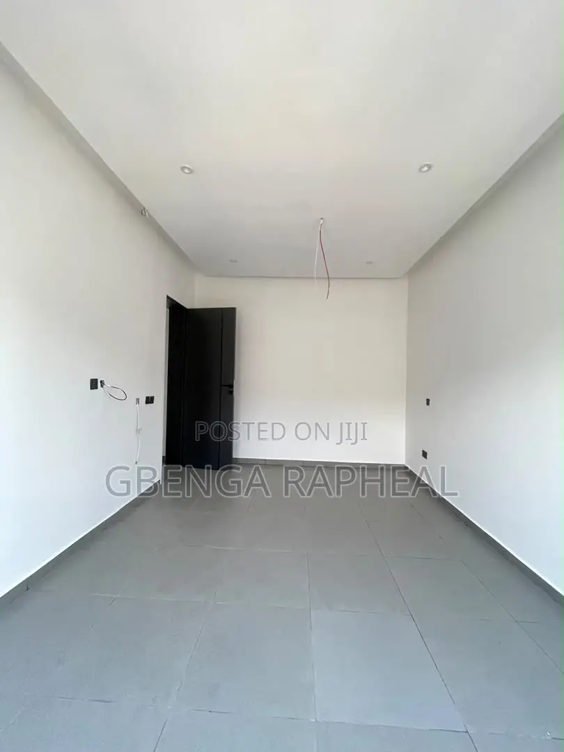 3bdrm Townhouse/Terrace in Lekki Phase One for sale