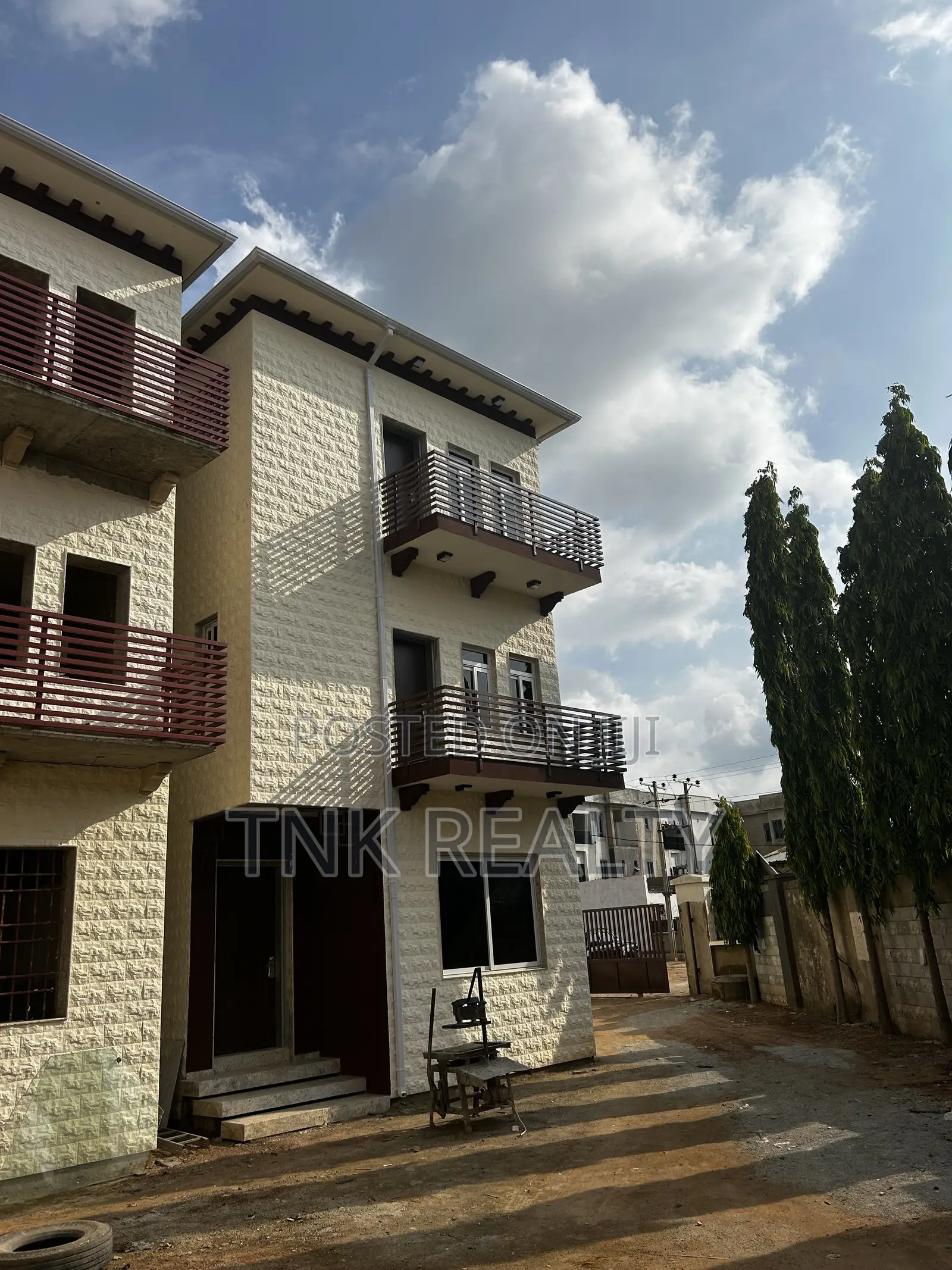 Furnished 4bdrm Townhouse/Terrace in Mabushi for sale