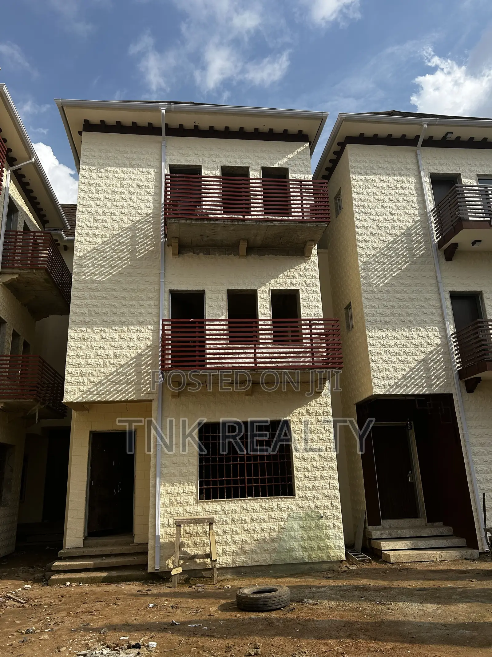 Furnished 4bdrm Townhouse/Terrace in Mabushi for sale