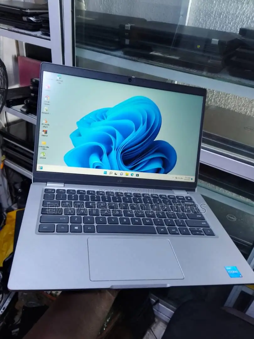 Laptop Dell Latitude 5320 8GB Intel Core i5 SSD 256GB