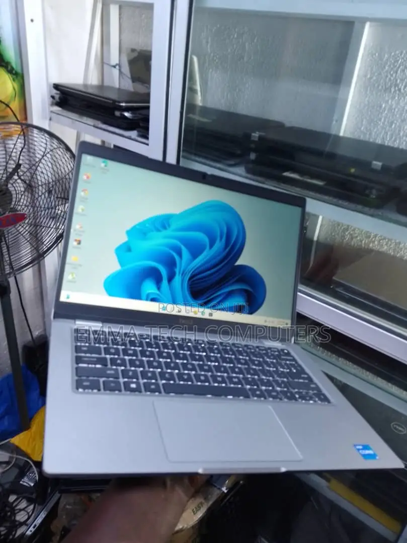 Laptop Dell Latitude 5320 8GB Intel Core i5 SSD 256GB