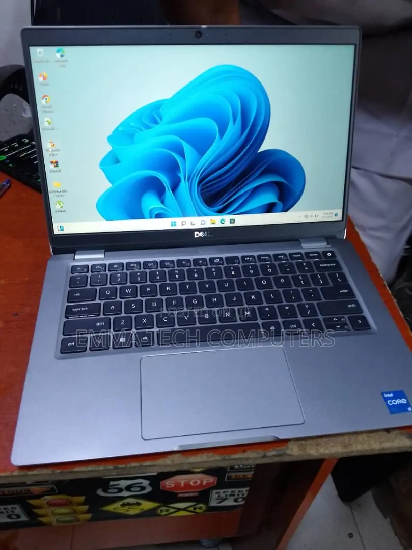 Laptop Dell Latitude 5320 8GB Intel Core i5 SSD 256GB
