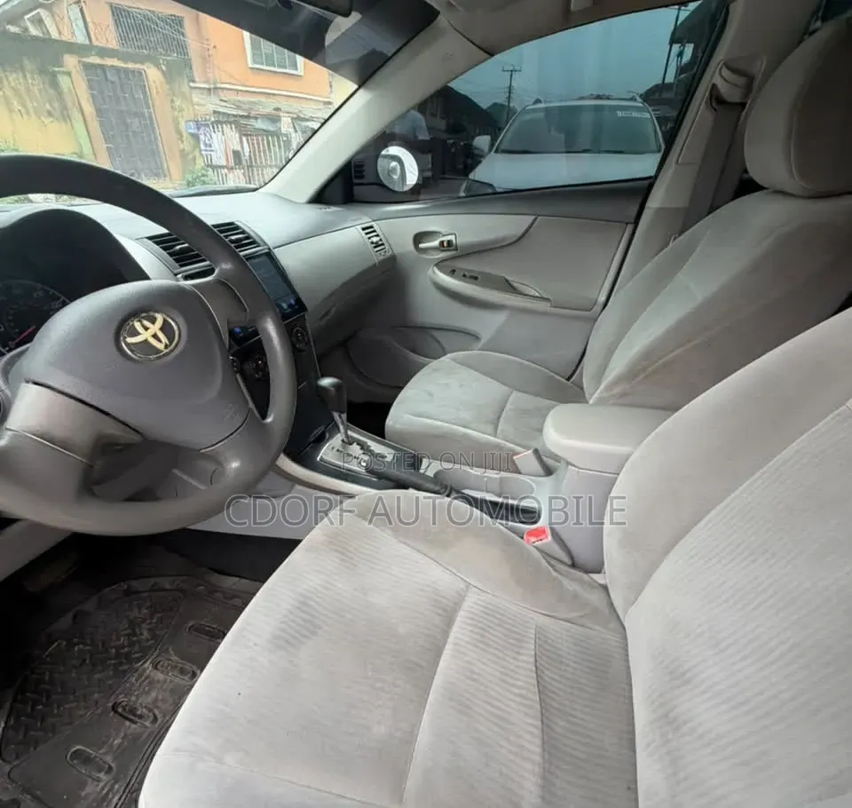 Toyota Corolla 2010 Gray