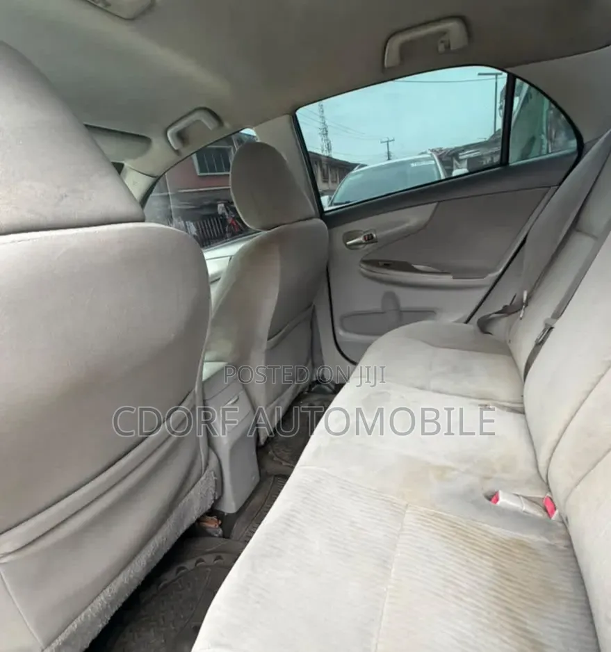 Toyota Corolla 2010 Gray