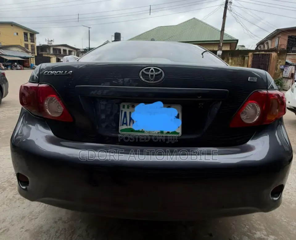 Toyota Corolla 2010 Gray