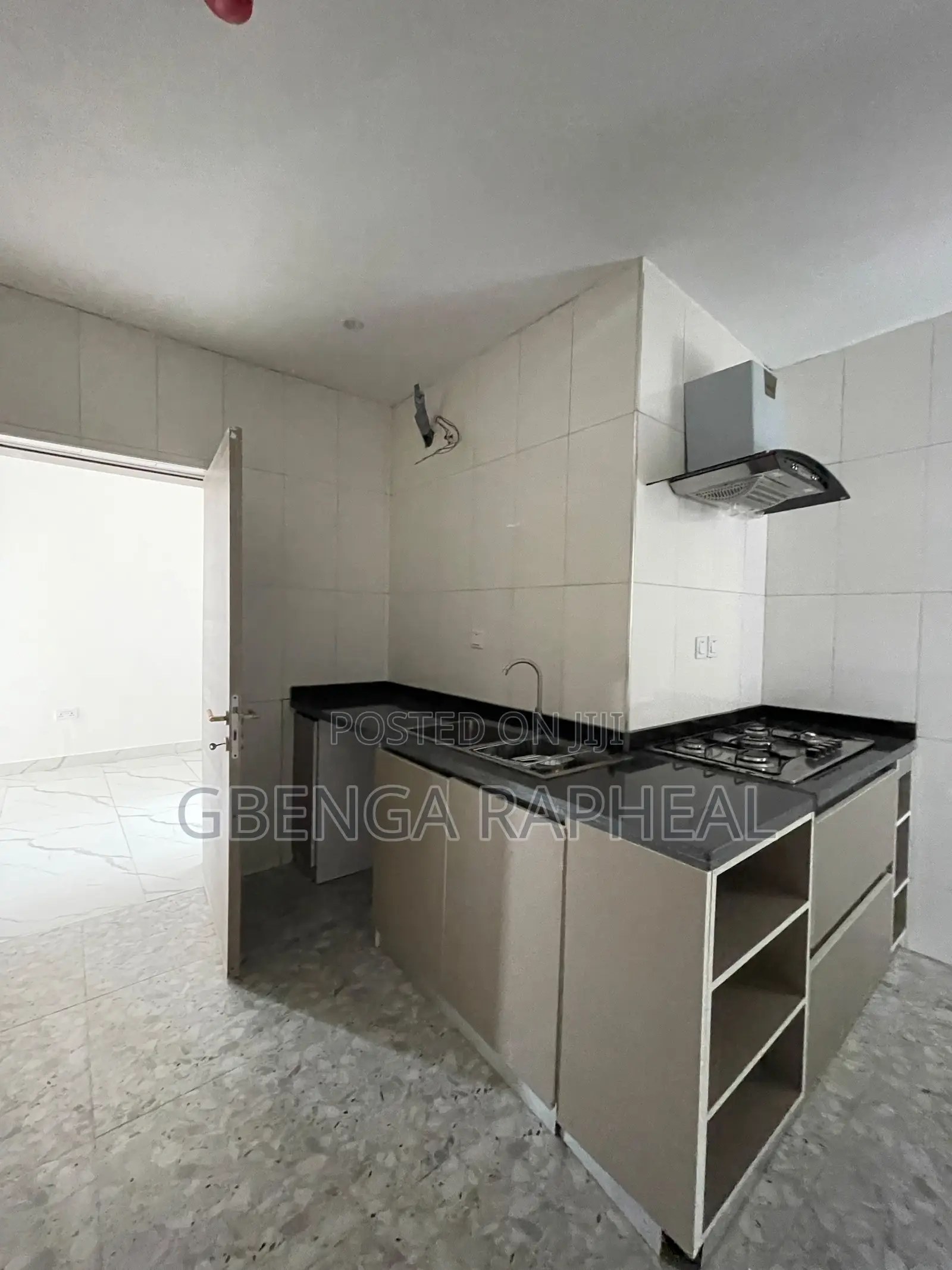 3bdrm Apartment in Lekki for sale
