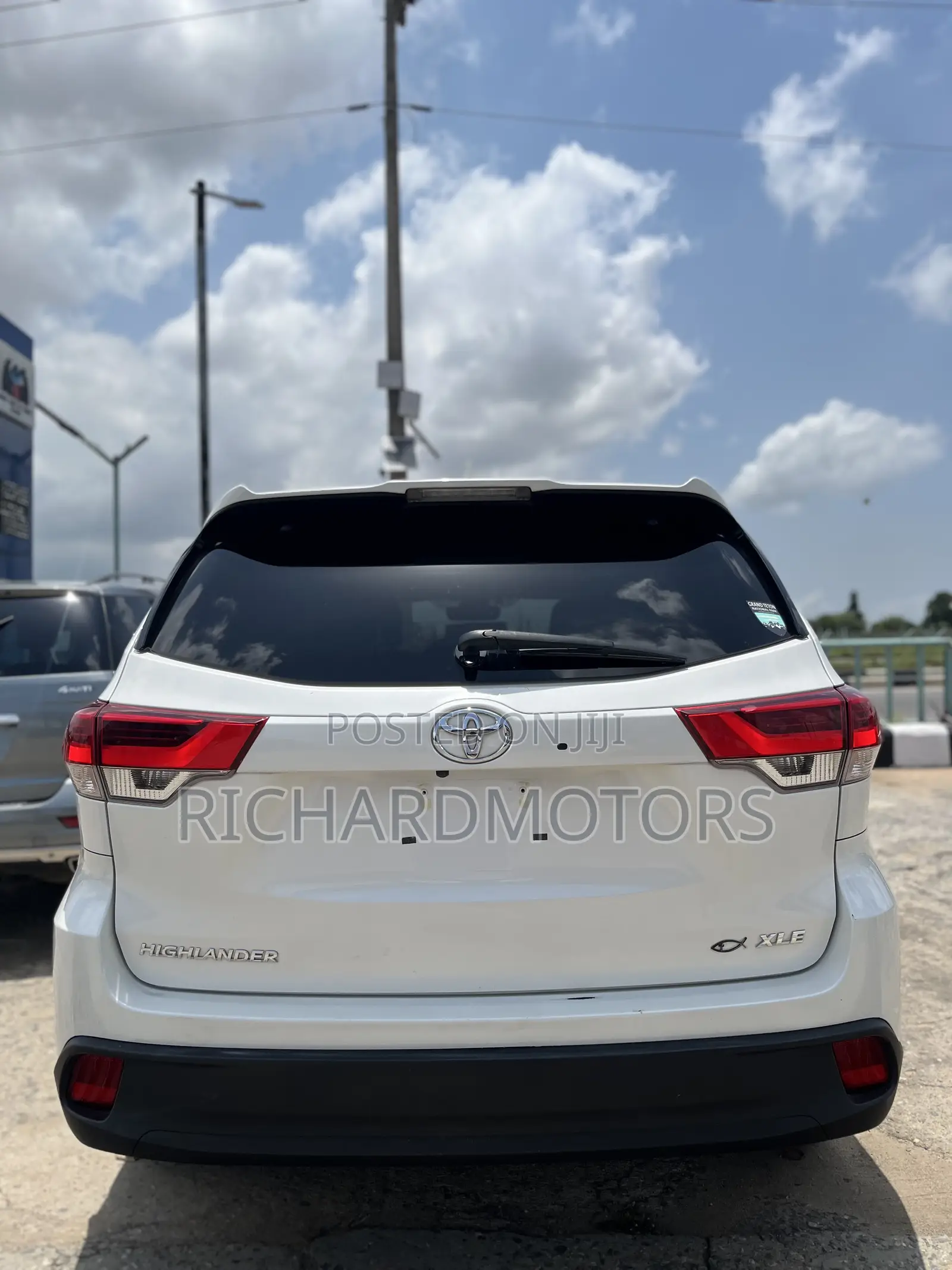 Toyota Highlander XLE 2019 White