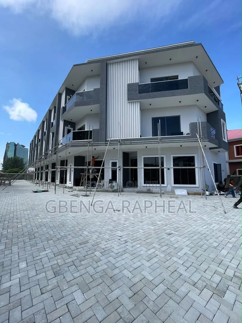 4bdrm Townhouse/Terrace in Oniru Vi Lagos, Victoria Island for sale