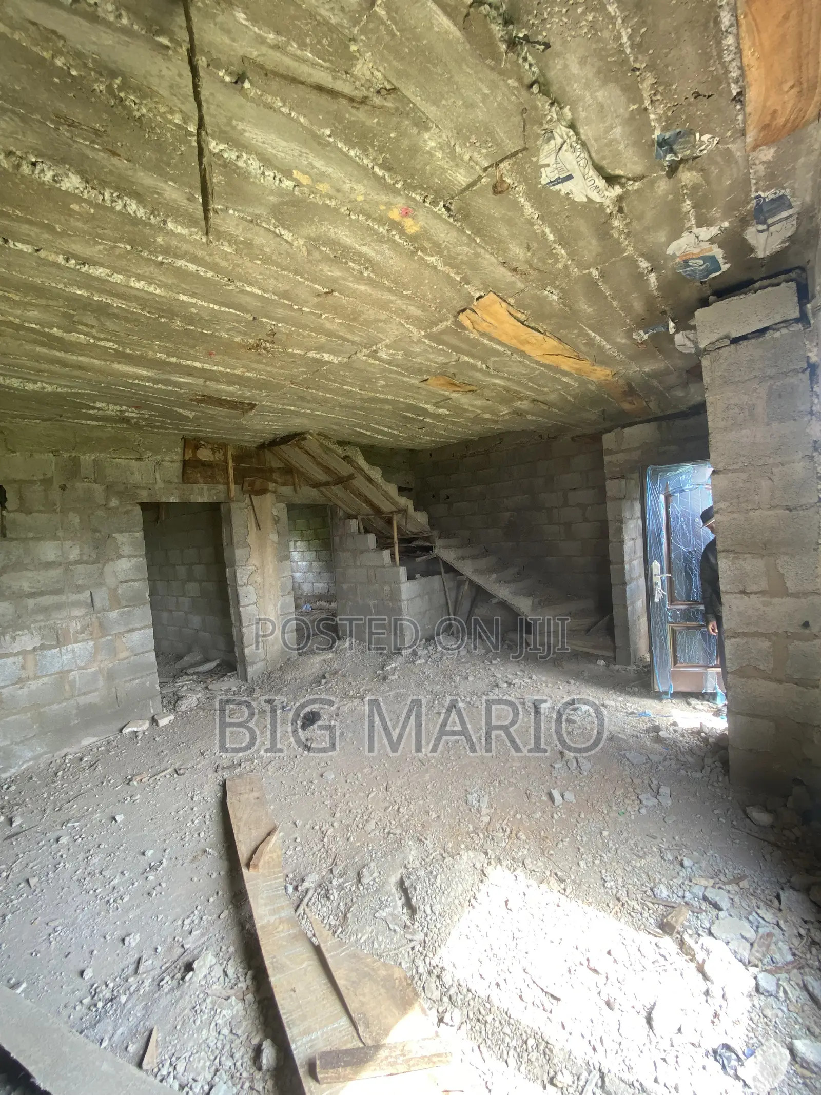 4bdrm Duplex in Brains And Hammers, Life Camp for sale