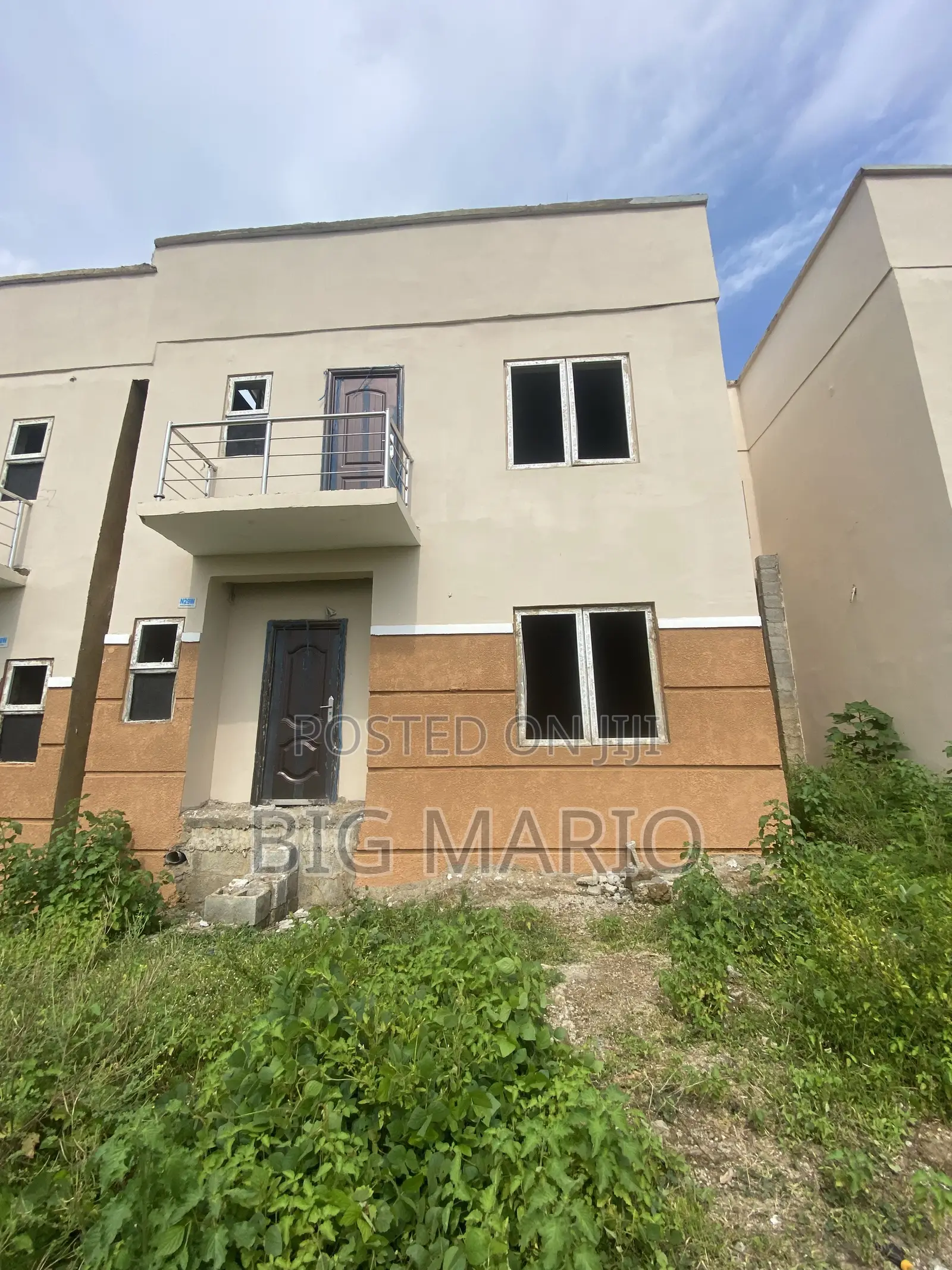4bdrm Duplex in Brains And Hammers, Life Camp for sale