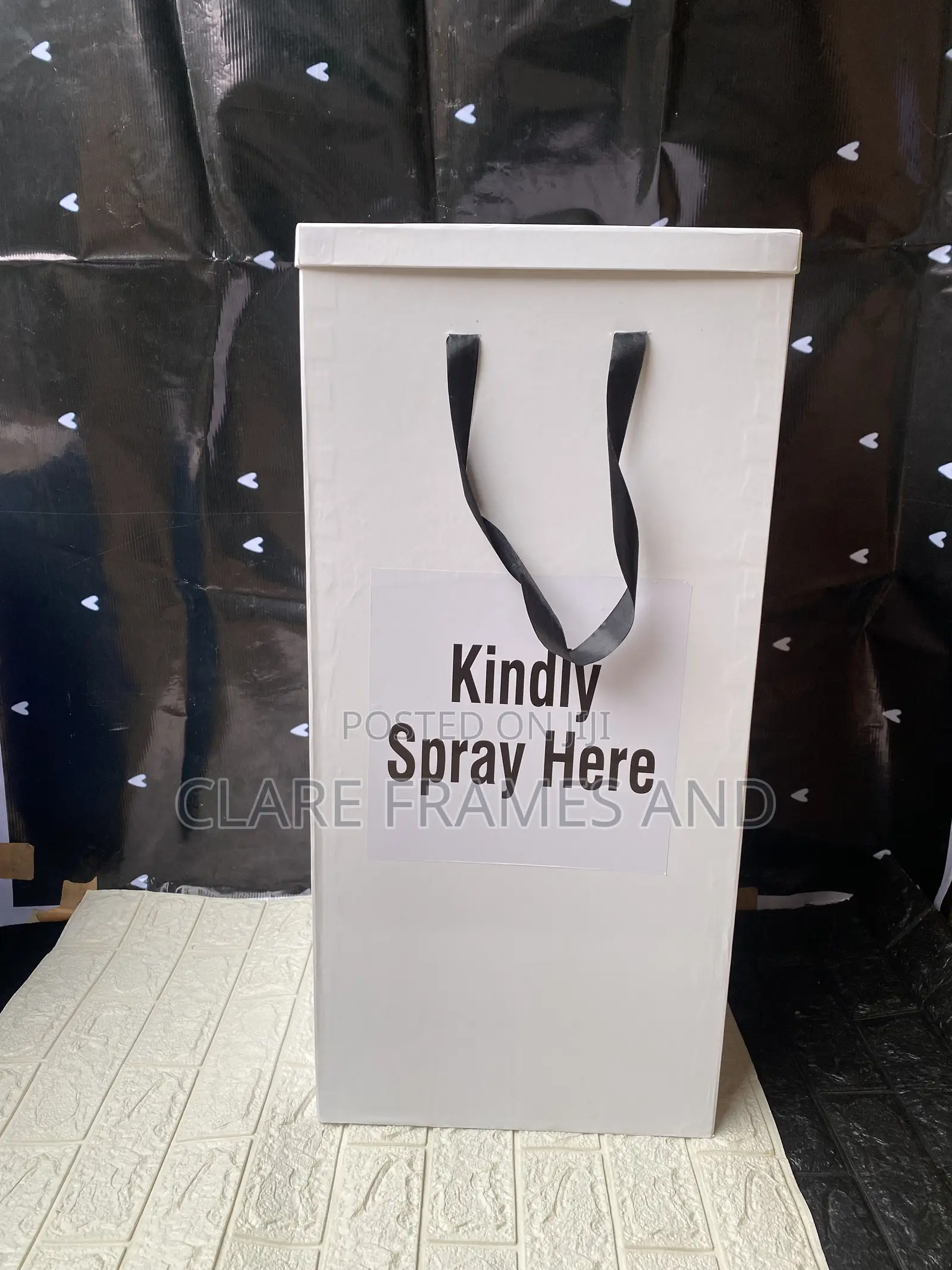 Money Spraying Box for Parties